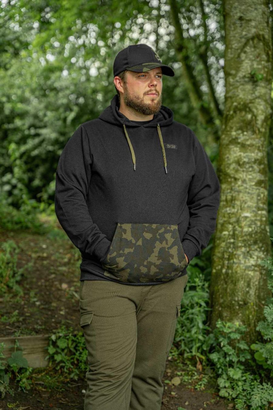 Avid Carp Minimal Hoodie Black - Image 3