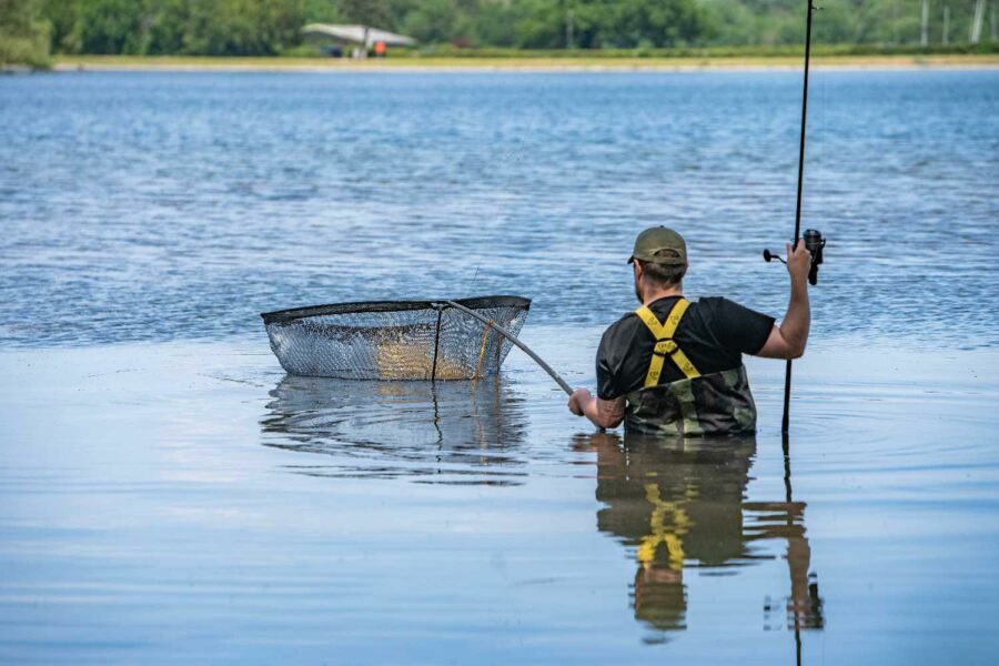 Avid Carp 42'' Revolve Net 2Pc 8ft - Image 8