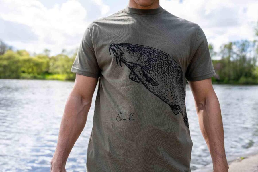 Korum Classic Barbel T-Shirt - Image 5