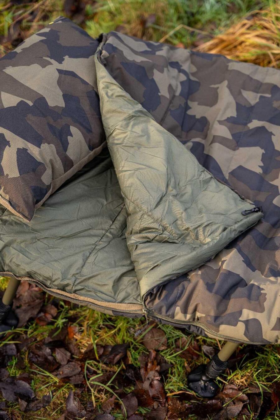 Avid Carp Revolve Sleeping Bag - All Sizes - Image 4