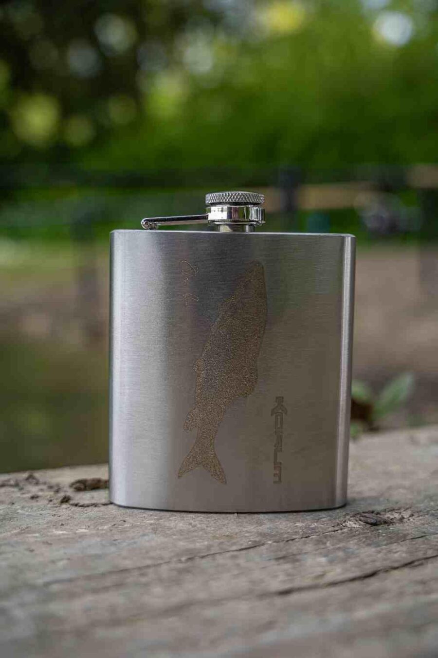 Korum Classic Hip Flask Barbel 7oz - Image 6